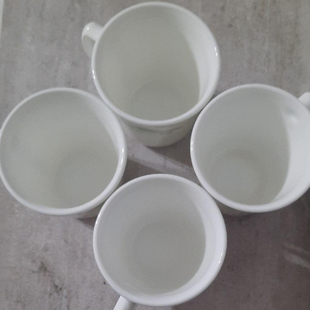 4 Pc Vintage Corelle By Corning Emily Pattern White Mugs with Green Leaf Design. - Picture 4 of 9